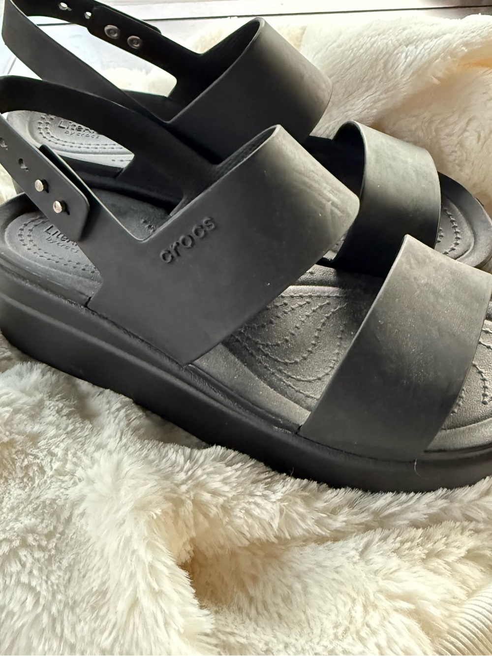 CROCS Women’s Black Platform Strap Sandals